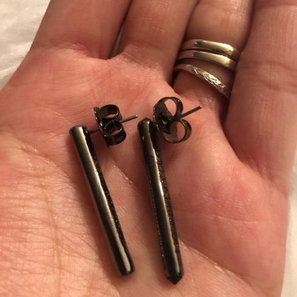 Rebecca Minkoff Jewelry - Rebecca Minkoff gunmetal bar earrings